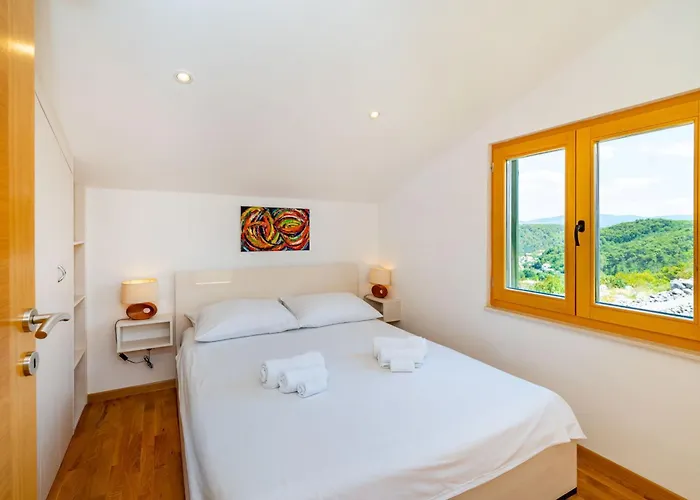 Dreamview & Heated Pool At Lucija 2 *