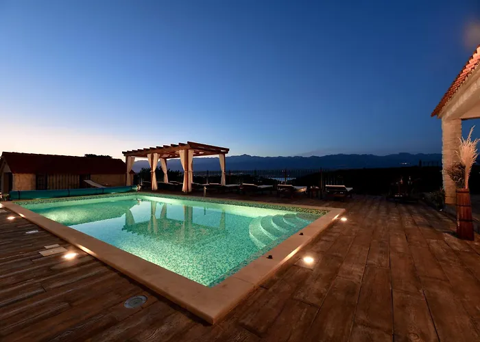 Apartman Dreamview & Heated Pool At Lucija 2 *